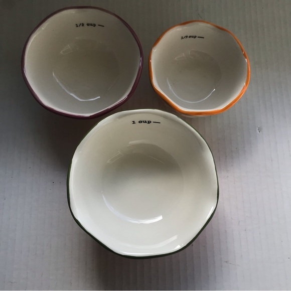 Set Of 3 Pioneer Woman “Flea Market”Scalloped Edge Measuring Cups - Picture 3 of 9